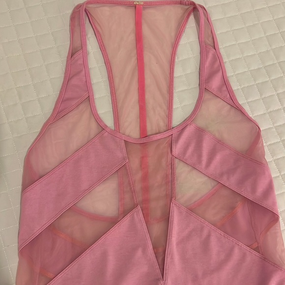 Lululemon mesh top - Picture 6 of 8